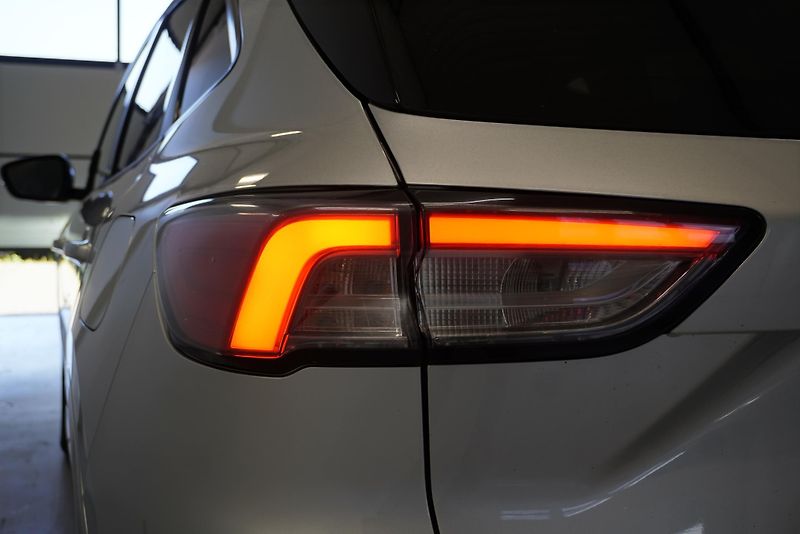 Ford Kuga 2.0 TDCi ST-LINE 4x4 AUTOMAT 8 - fotka 11 z 34