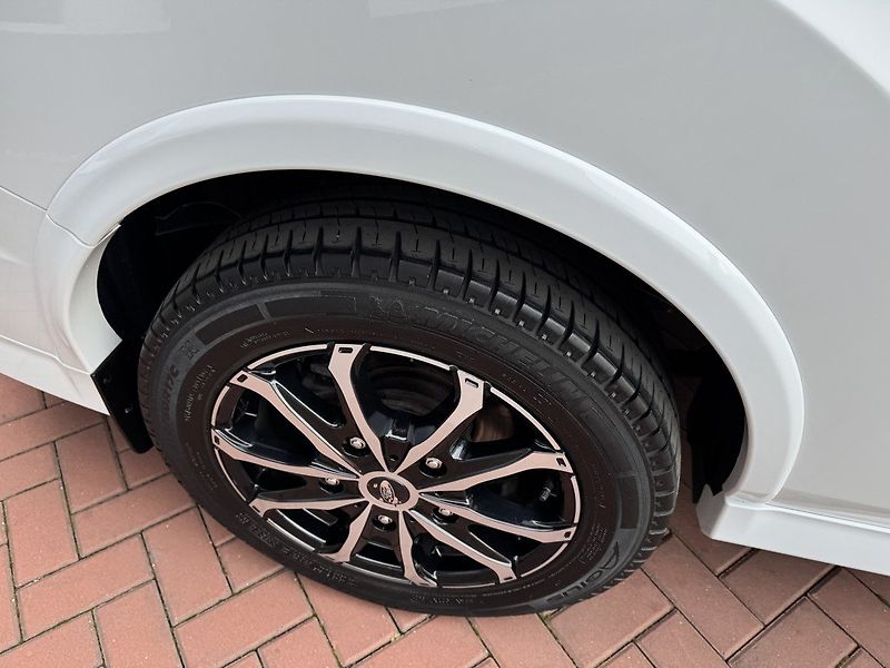 Ford Tourneo Custom (2022) 2.0EcoBlue Xenony Navi Kamera - fotka 46 z 49