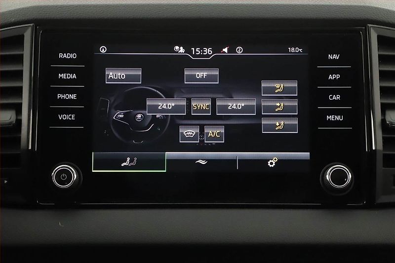 Škoda Karoq (2025) 1.5 TSI, Drive, FullLed - fotka 17 z 20