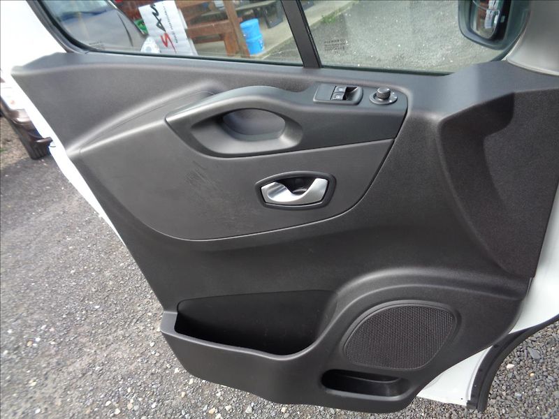Renault Trafic 2,0   automat - fotka 15 z 15