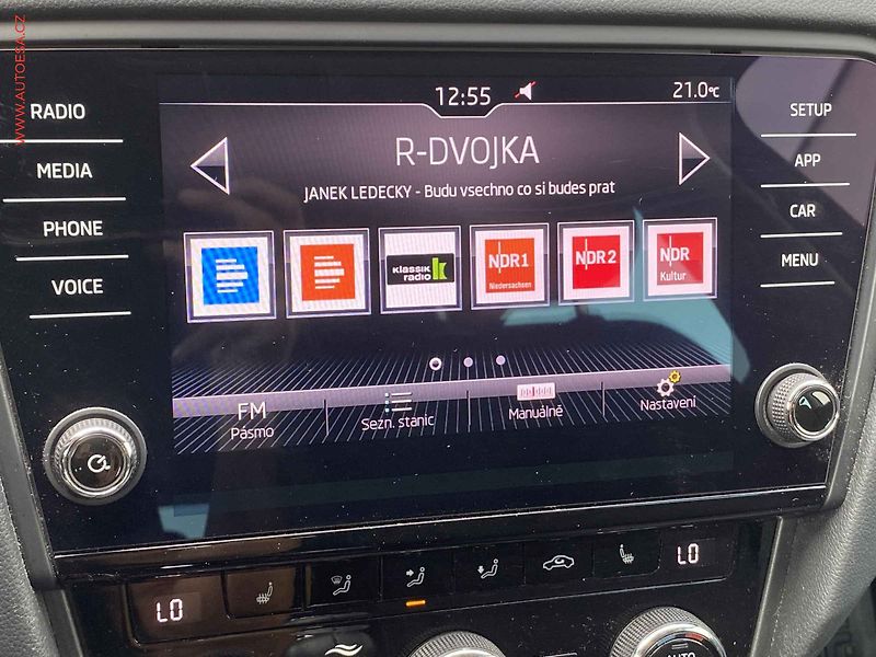 Škoda Octavia (2019) 1.5 TSi, Soleil, LED, +kola - fotka 15 z 17