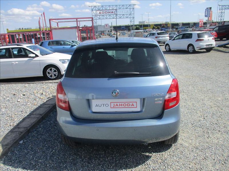 Škoda Fabia 1,2 TSI,aut.klima,56.000km - fotka 7 z 27