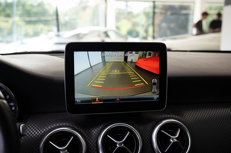 Mercedes-Benz Třídy A 180d - fotka 11 z 16