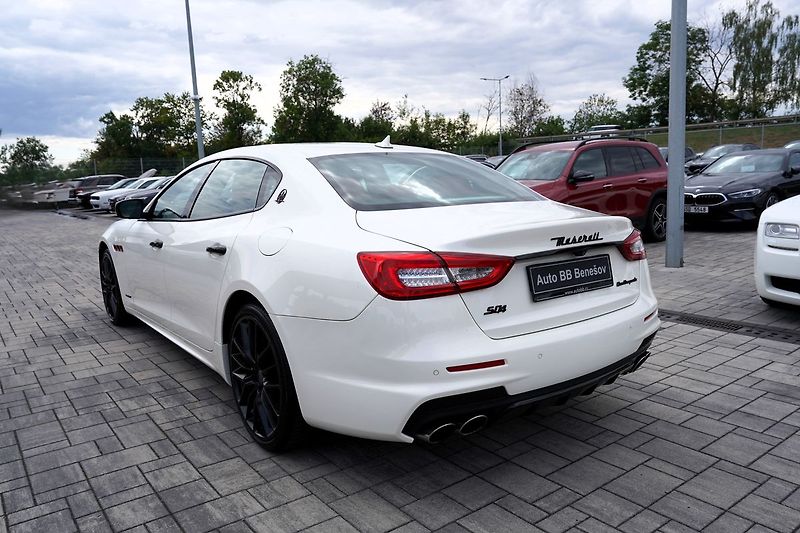 Maserati Quattroporte S Q4 3.0i V6/410 PS/automat/B& - fotka 4 z 50