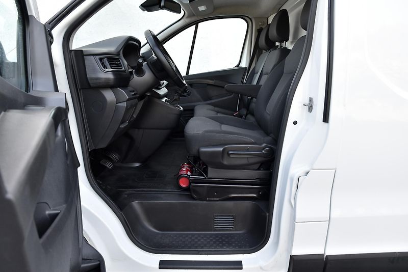 Renault Trafic 2.0 dCi L1H1,DÍLNA SORTIMO,TZ - fotka 8 z 50