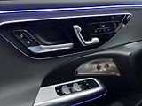 Mercedes-Benz Třídy E 300 de 4MATIC kombi s hybridní - náhled 12