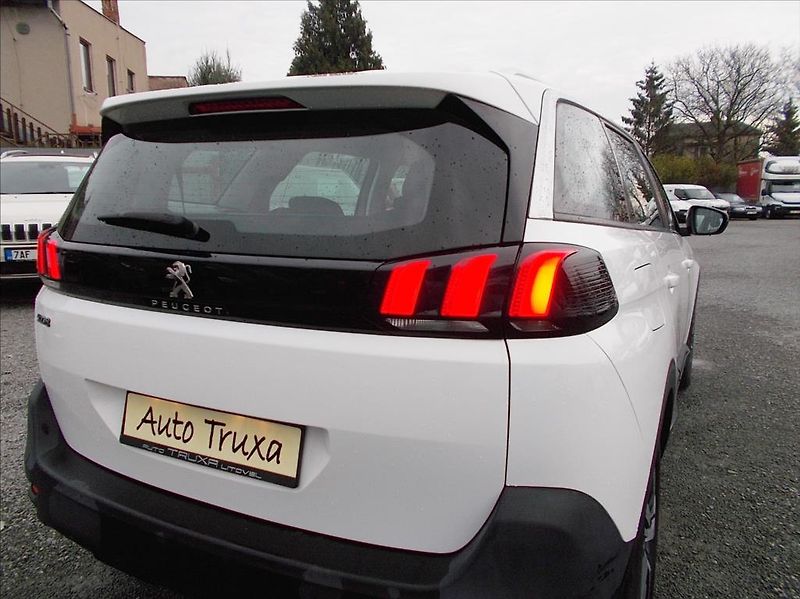Peugeot 5008 ACTIVE 1.6 BlueHDi 120 7-míst - fotka 42 z 46