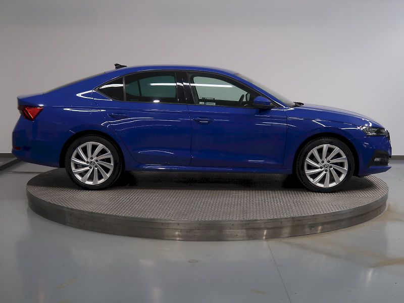 Škoda Octavia (2021) AMBITION 2.0TSI 140KW 4x4 DSG - fotka 8 z 34