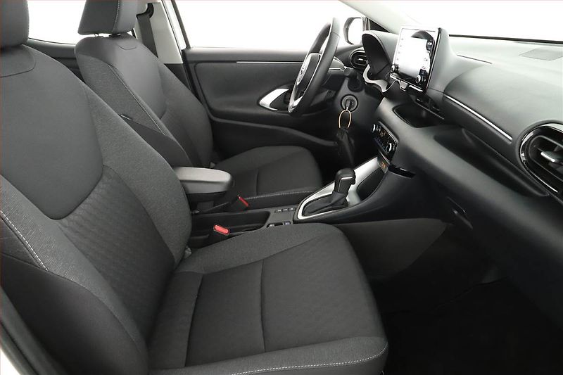 Toyota Yaris (2022) 1.5 VVT-i Hybrid, Automat - fotka 7 z 14