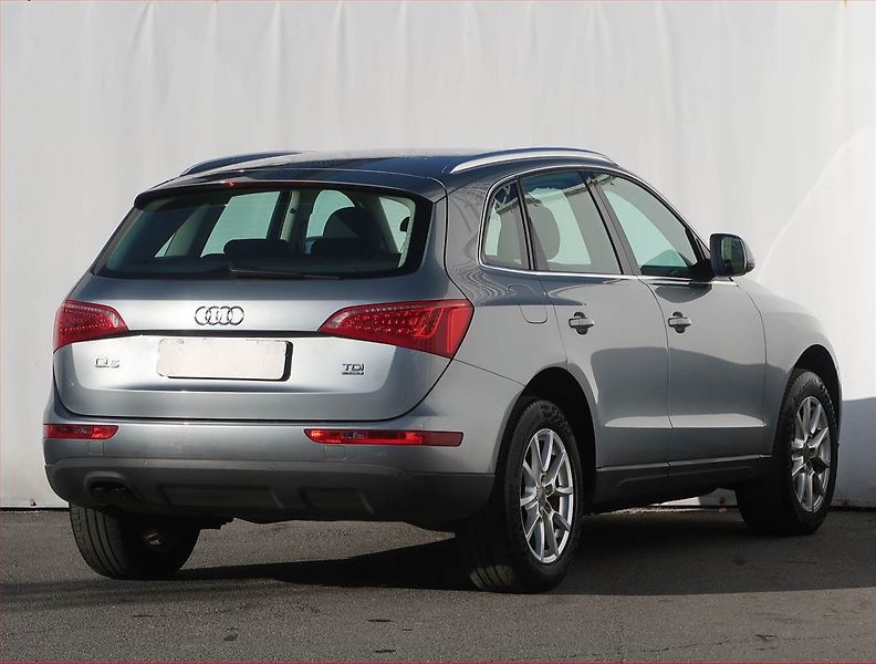Audi Q5 (2011) 2.0 TDI, 4X4, Automat, ČR - fotka 5 z 20