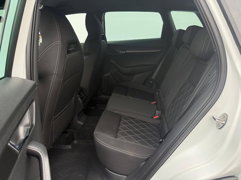 Škoda Karoq (2025) Sportline 7DSG 2,0 TDI - fotka 8 z 23