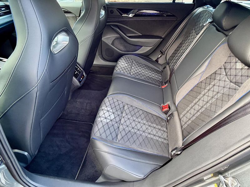 Volkswagen Passat (2025) R-Line DSG masáže MATRIX ACC  - fotka 19 z 57