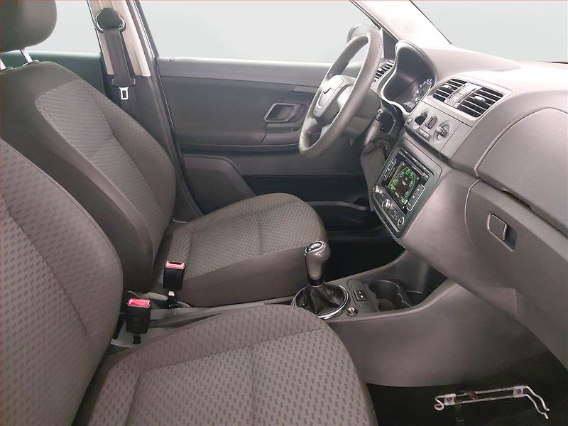 Škoda Fabia (2010) Ambition 1.6 TDI, po STK - fotka 9 z 16
