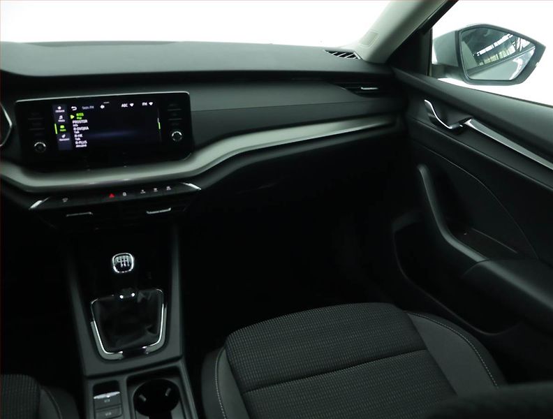 Škoda Octavia (2022) Ambition 2.0 TDI, ČR,1.maj - fotka 8 z 15