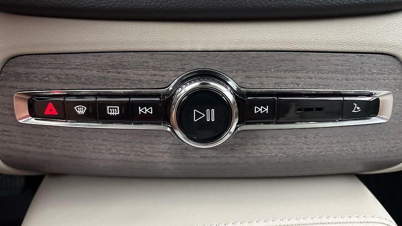 Volvo XC90 2.0 B5 AUT AWD Inscription - fotka 13 z 31