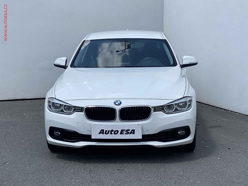 BMW Řada 3 (2018) 1.5i 318i, ČR, Advantage - fotka 2 z 18