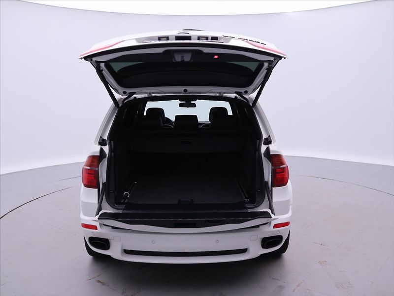 BMW X5 3,0 M50d 280kW Panorama - fotka 9 z 31