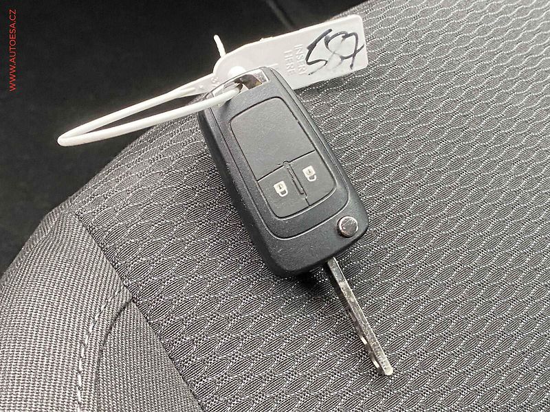 Opel Insignia (2016) 1.6CDTi, ČR, AC, tempo - fotka 16 z 16