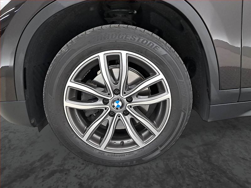 BMW X1 (2018) sDrive18d, Serv.kniha - fotka 14 z 15