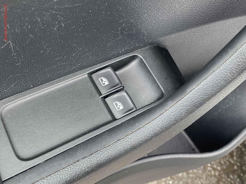 Škoda Fabia (2017) 1.0TSi, Panor, AC, park.čidla - fotka 11 z 17