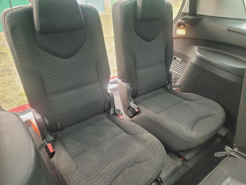Peugeot 308 SW *KLIMA,SERV.KNÍŽKA,7míst  - fotka 12 z 34