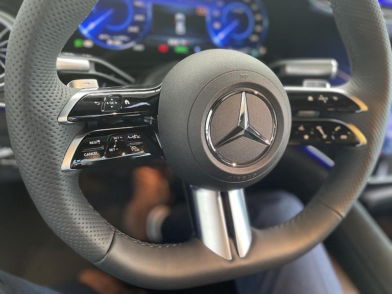 Mercedes-Benz EQS 580 4MATIC AMG linie - fotka 17 z 36