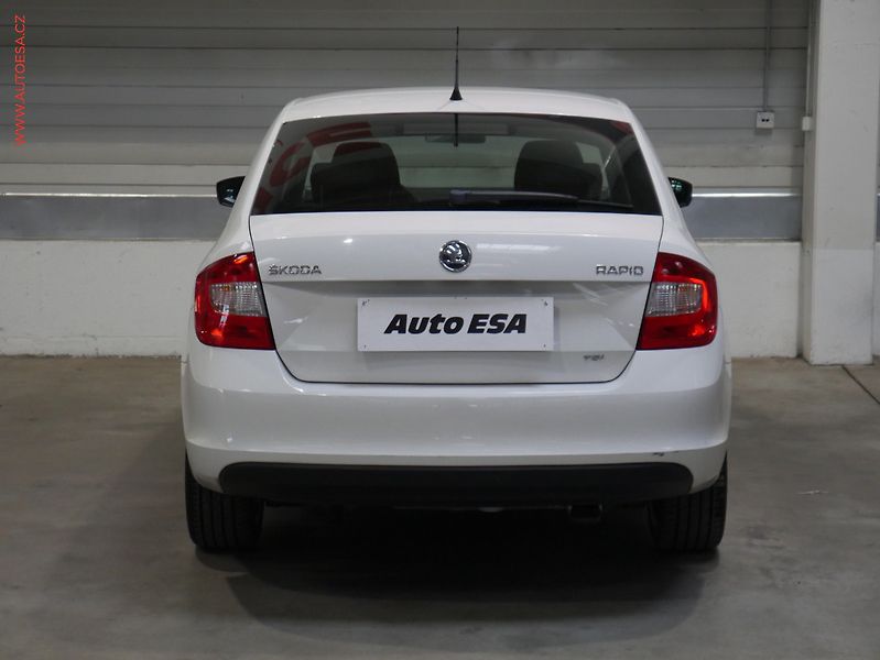Škoda Rapid (2013) 1.2 TSi, ČR, AC - fotka 5 z 15