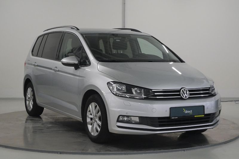 Volkswagen Touran - fotka 8 z 26