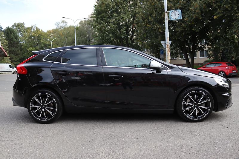 Volvo V40 Volvo V40 R-Design 140kW - fotka 10 z 55