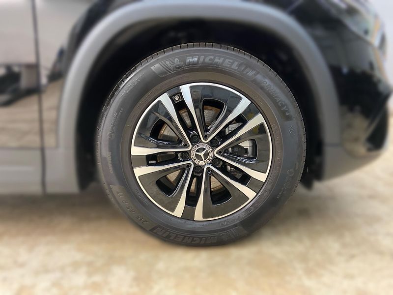 Mercedes-Benz GLA 180 LED Kamera Vyhř.Volant - fotka 5 z 13