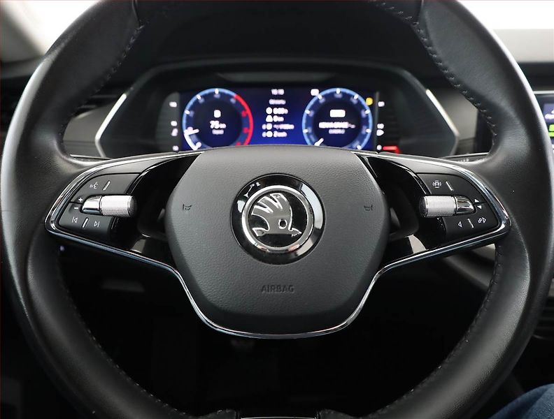 Škoda Octavia (2023) Ambition 2.0 TDI, ČR,1.maj - fotka 8 z 16