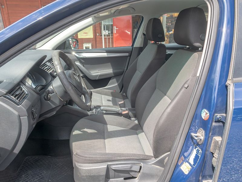 Škoda Octavia (2015) ČR 1.6TDI 66KW – PO SERVISU - fotka 12 z 37