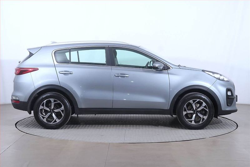 Kia Sportage (2019) Gold 1.6 GDI, Serv.kniha, Navi - fotka 6 z 21