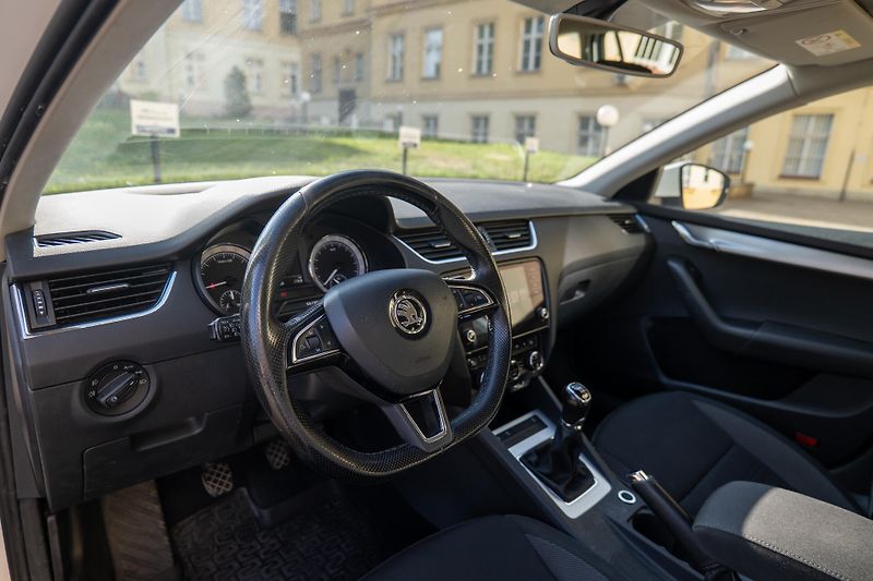 Škoda Octavia TDI 4x4 110kW NezTop Taž Carpl - fotka 12 z 34