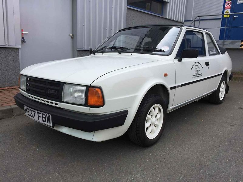 Škoda Rapid 136 kabriolet Lux.