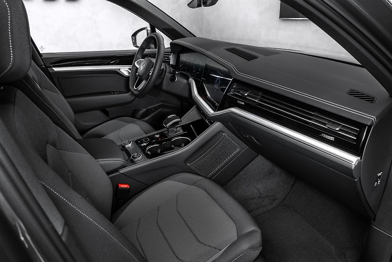 Volkswagen Touareg V6 3,0TDI Vzduch LED Tažné - fotka 12 z 18