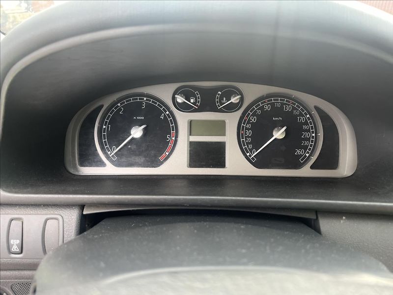Renault Laguna 1,9 dCi TAŽNÉ SERVIS STK 3/28 - fotka 20 z 33