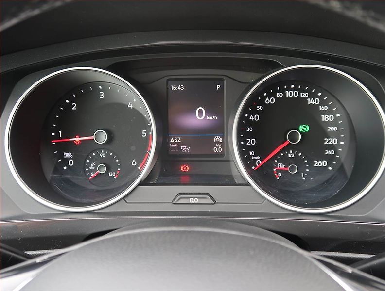 Volkswagen Tiguan (2019) R-Line 2.0 BiTDI - fotka 11 z 21