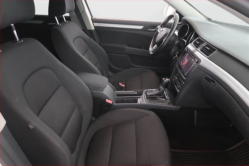 Škoda Superb (2014) 2.0 TDI, Automat, Bi-Xenony - fotka 9 z 18