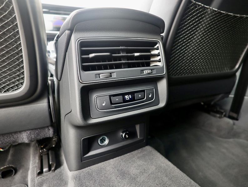 Audi Q7 (2022) 60 TFSIe Quattro Competition - fotka 35 z 42