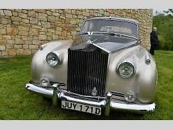 Sraz luxusních vozů Rolls-Royce a Bentley.