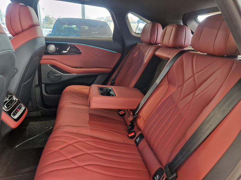 Omoda 9 (2025) SHS PREMIUM - fotka 14 z 17