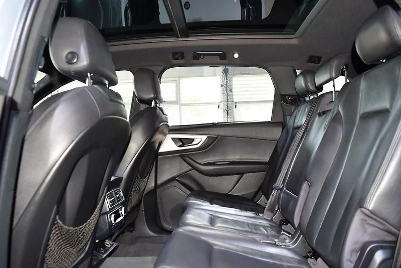Audi Q7 (2016) Velké prémiové SUV - fotka 9 z 17