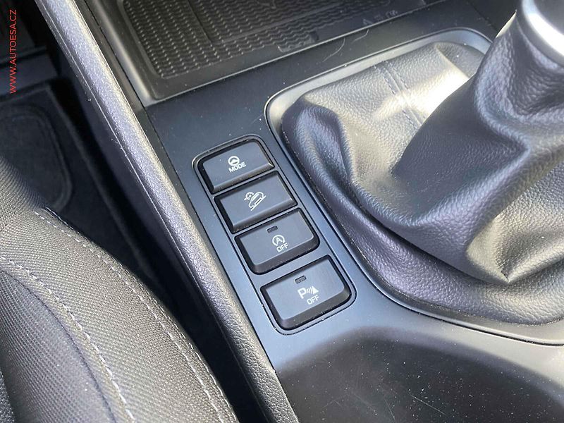 Hyundai Tucson (2020) 1.6 GDi, Trend, navi, kamera - fotka 18 z 19