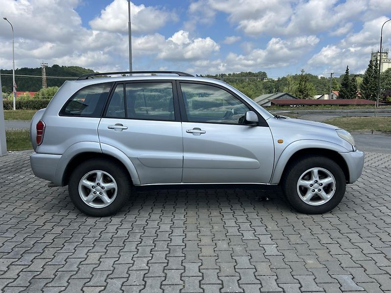 Toyota RAV4 (2001) - fotka 6 z 26