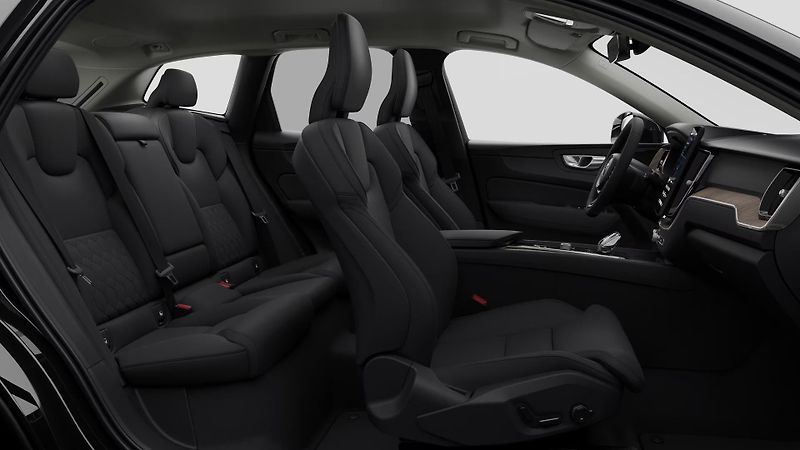 Volvo XC60 (2026) B5 AWD AUT BRIGHT PLUS  - fotka 4 z 11