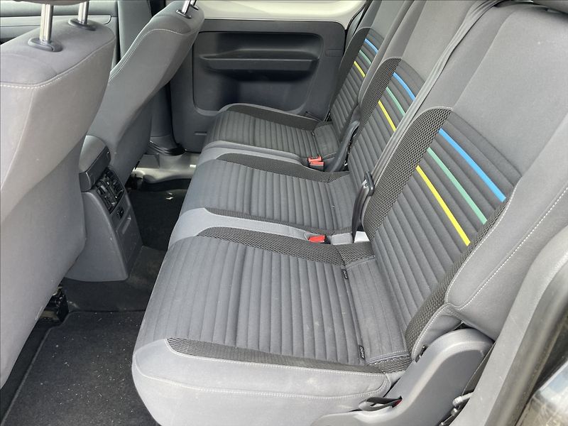 Volkswagen Caddy 2,0 TDi 103kw MAXI SOCCER 7mís - fotka 9 z 47
