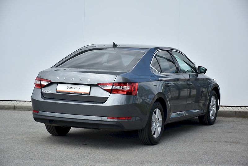 Škoda Superb (2022) Ambition 1.5 TSI 110kW DSG - fotka 9 z 30