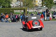 Automobiloví a motocykloví veteráni se vydali v neděli na tradiční jízdu Ze zámku na hrad. Start byl na Horním náměstí v Přerově, kde si lidé užili bohatý program.