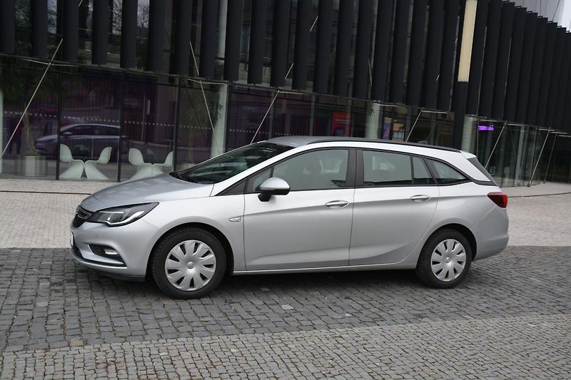 Opel Astra (2018) Combi 1.6 Cdti 81kw Enjoy 1 M - fotka 2 z 14